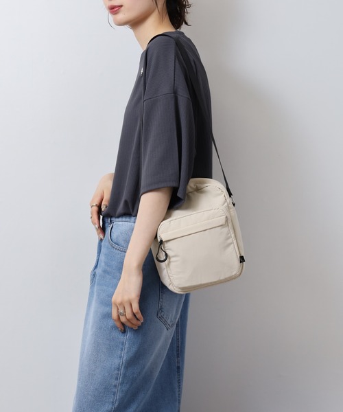 Legato Largo(レガートラルゴ)の「Legato Largo マニッシュウォッシュショルダーバッグ(ショルダーバッグ・メンズ・ブラック/アイボリー/グレイッシュベージュ/グレイッシュブルー・FREE)」の19枚目の写真