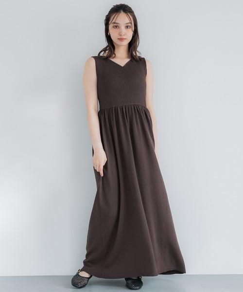 coca（coca）（コカ）の「Vネックニットドレス（ワンピース・レディース・ブラック/ブラウン・L/S/M）」の2枚目の写真