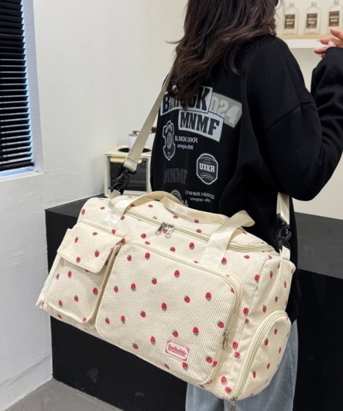 セール】総柄刺繍キルティング トラベルバッグ（ボストンバッグ