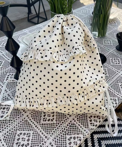 Ressaca(レサーカ)の「ドット柄フリルナップサック(バックパック/リュック・レディース・ブルー/ホワイト/ブラック・FREE)」の2枚目の写真