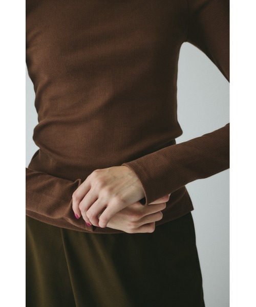 HeRIN.CYE(ヘリンドットサイ)の「Wave neck tops ウェーブネックトップス(Tシャツ/カットソー・レディース・ブラウン/ブラック/ホワイト・FREE)」の8枚目の写真