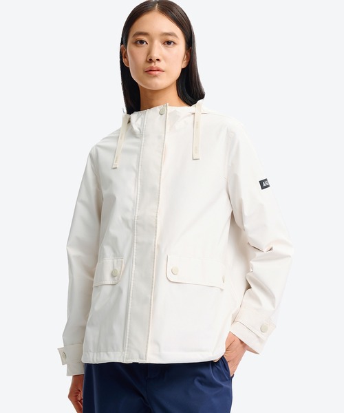 AIGLE（エーグル）の「GORE-TEX ゴアテックス 防水 防風性 透湿性 2レイヤーフーデッドジャケット RP（マウンテンパーカー・レディース・ダークネイビー/ベージュ/イエロー/ナチュラル・36/38/40）」の3枚目の写真