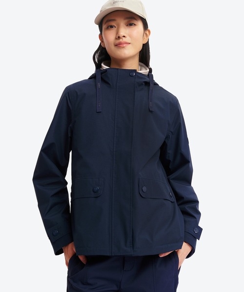 AIGLE（エーグル）の「GORE-TEX ゴアテックス 防水 防風性 透湿性 2レイヤーフーデッドジャケット RP（マウンテンパーカー・レディース・ダークネイビー/ベージュ/イエロー/ナチュラル・36/38/40）」の4枚目の写真