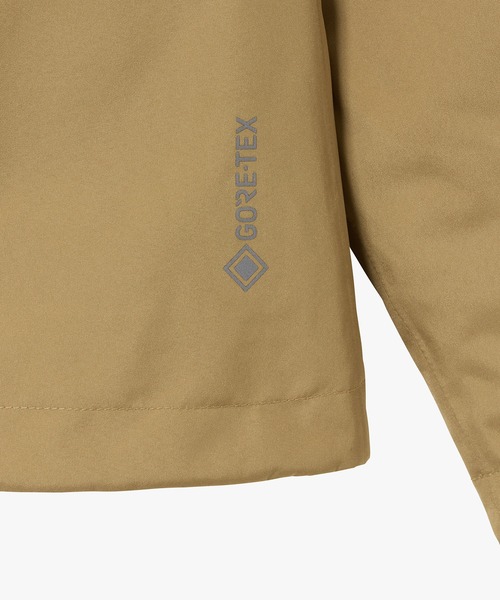 AIGLE（エーグル）の「GORE-TEX ゴアテックス 防水 防風性 透湿性 2レイヤーフーデッドジャケット RP（マウンテンパーカー・レディース・ダークネイビー/ベージュ/イエロー/ナチュラル・36/38/40）」の8枚目の写真