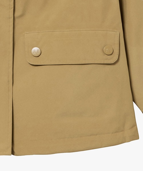 AIGLE（エーグル）の「GORE-TEX ゴアテックス 防水 防風性 透湿性 2レイヤーフーデッドジャケット RP（マウンテンパーカー・レディース・ダークネイビー/ベージュ/イエロー/ナチュラル・36/38/40）」の11枚目の写真