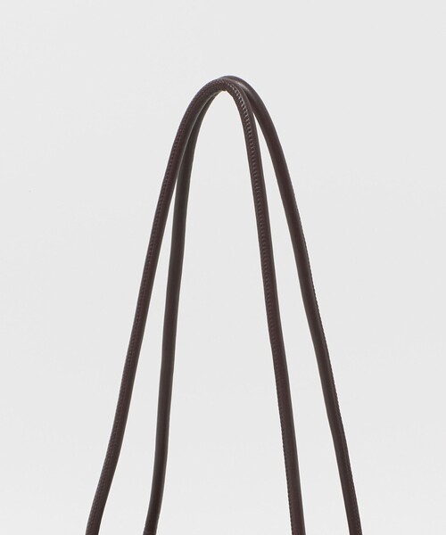 ＆MyuQ（アンドミューク）の「＜&MyuQ＞TAMTON SQEBAG（トートバッグ・レディース・ブラック/ダークブラウン・FREE）」の8枚目の写真