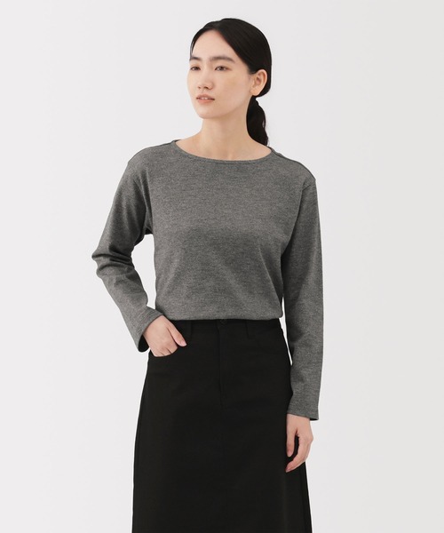 無印良品（ムジルシリョウヒン）の「婦人　太番手ボートネック長袖Ｔシャツ（Tシャツ/カットソー・レディース・カーキ系/グレー系1/ピンク系/オフホワイト/グレー系/ネイビー系・S/M/L/XL）」の2枚目の写真