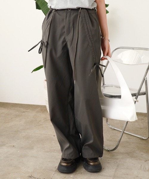 Chick（チック）の「Drawstring Design Wide Pants/ドローコードギャザーデザインデザインワイドパンツ（その他パンツ・レディース・チャコール/ブラック・FREE）」の14枚目の写真