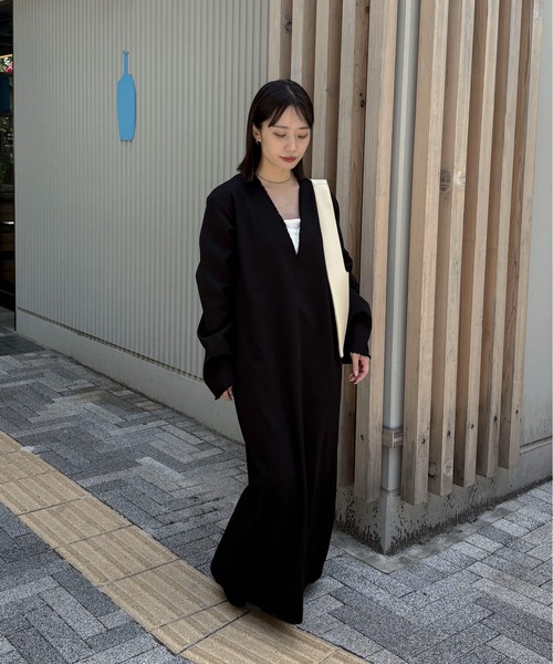 極美品 マイカ&ディール 2024 ボリュームスリーブVネックロングワンピース a1_YsXg0nz.jpg