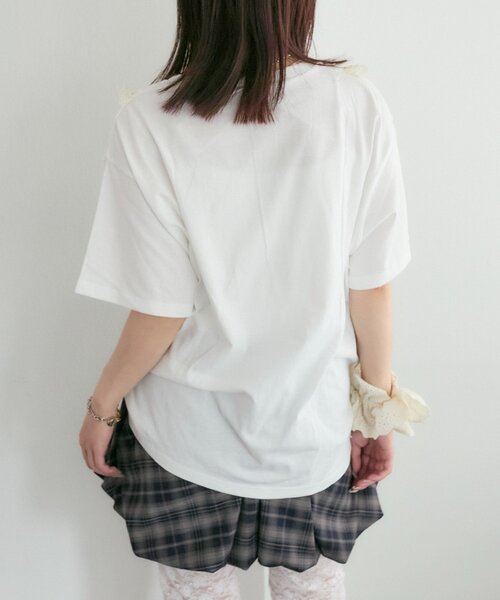 w closet(ダブルクローゼット)の「ロゴレースリメイクTシャツ(Tシャツ/カットソー・レディース・イエロー/ブラック/オフホワイト・FREE)」の8枚目の写真