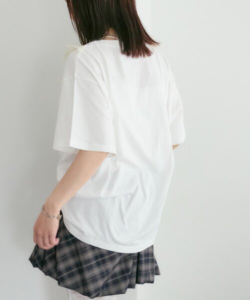 w closet(ダブルクローゼット)の「ロゴレースリメイクTシャツ(Tシャツ/カットソー・レディース・イエロー/ブラック/オフホワイト・FREE)」の9枚目の写真