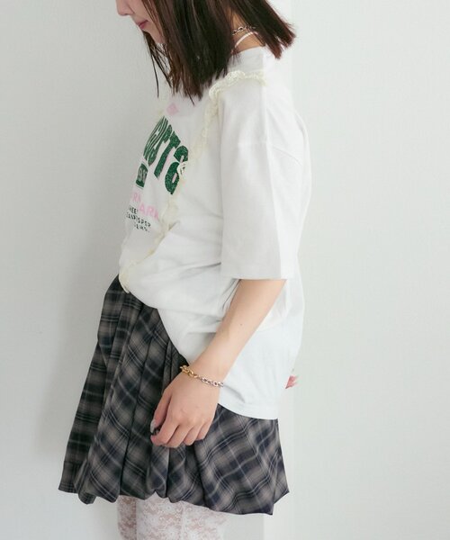 w closet(ダブルクローゼット)の「ロゴレースリメイクTシャツ(Tシャツ/カットソー・レディース・イエロー/ブラック/オフホワイト・FREE)」の11枚目の写真