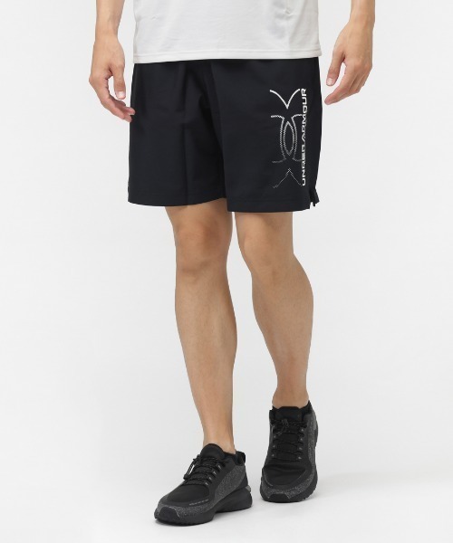 UNDER ARMOUR（アンダーアーマー）の「【別注】アンダーアーマー  UAウーブン ロゴ グラフィック ショーツ 限定コラボ（その他パンツ・メンズ・ブラック/グレー・S/M/L/LL/3L）」の2枚目の写真