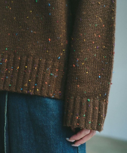 INTER FACTORY(インターファクトリー)の「emuniem by.ゆいか - ネップニットポロシャツ(ポロシャツ・レディース・ブラウン/ベージュ・MEDIUM/LARGE)」の15枚目の写真