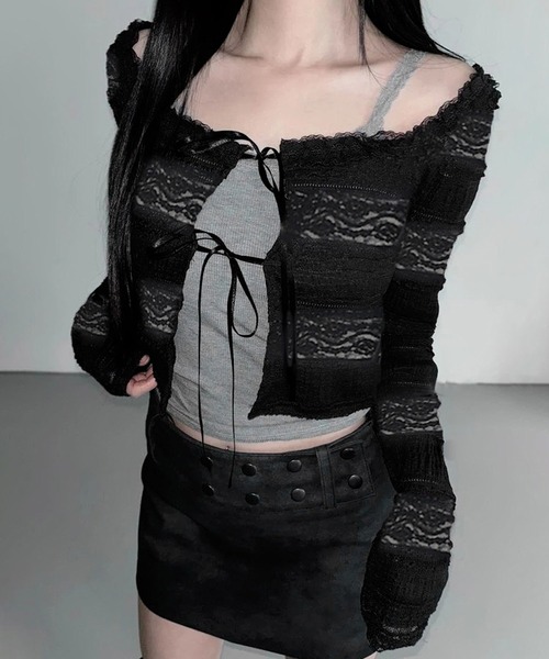 gossip!ロサンゼルス(ゴシップロサンゼルス)の「総レース オフショルダーリボン ニットカーディガン Y2K /AW25(Tシャツ/カットソー・レディース・ブラック・FREE)」の1枚目の写真