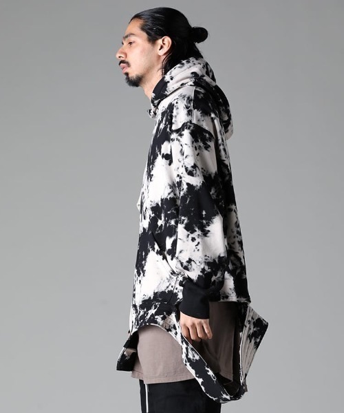 ROYAL FLASH(ロイヤルフラッシュ)の「A.F ARTEFACT/エーエフ・アーティファクト/Asymmetry Hooded Top/ag-12082(パーカー・メンズ・ブラック・2/3)」の3枚目の写真