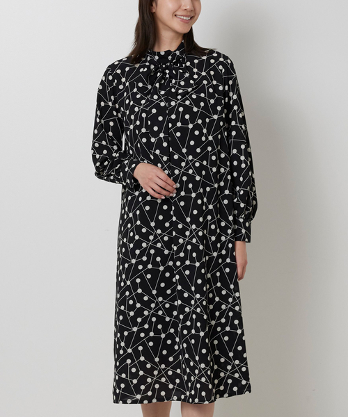 NARACAMICIE(ナラカミーチェ)の「【NARACAMICIE】リボン付きラインドットワンピース(ワンピース・レディース・ブラック・M/XL)」の1枚目の写真
