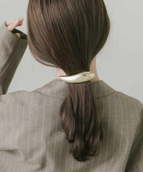 SMELLY(スメリー)の「プランプメタルバレッタ(バレッタ/ヘアクリップ・レディース・ゴールド・-)」の1枚目の写真