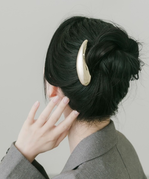 SMELLY(スメリー)の「プランプメタルバレッタ(バレッタ/ヘアクリップ・レディース・ゴールド・-)」の4枚目の写真