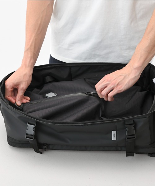 ace.(エース)の「エースジーン リュックサック スペースオプト B4サイズ収納可能 15.6inchPC収納 18L 出張 大容量 真空圧縮機能 17901(バックパック/リュック・メンズ・ブラック・FREE)」の8枚目の写真