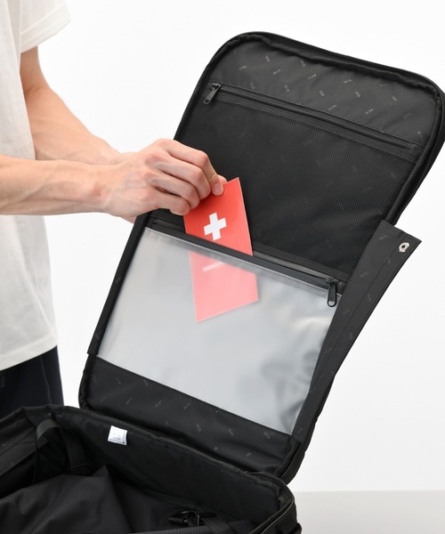 ace.(エース)の「エースジーン リュックサック スペースオプト B4サイズ収納可能 15.6inchPC収納 18L 出張 大容量 真空圧縮機能 17901(バックパック/リュック・メンズ・ブラック・FREE)」の15枚目の写真