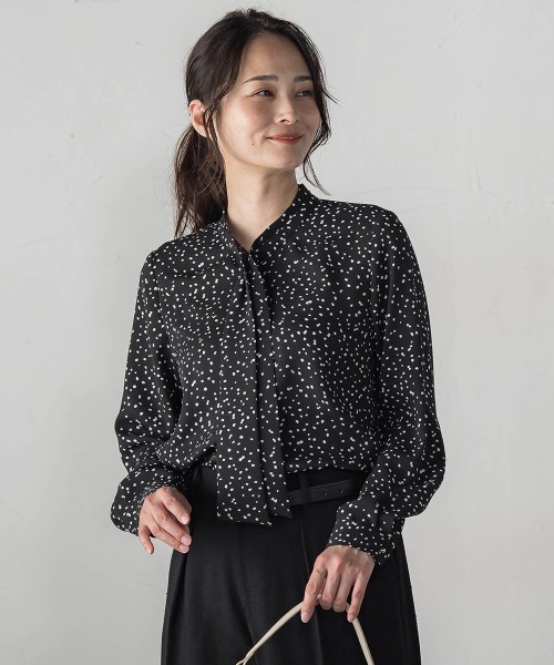 ランダムドットエアリーブラウス≪洗濯機で洗える≫（シャツ/ブラウス