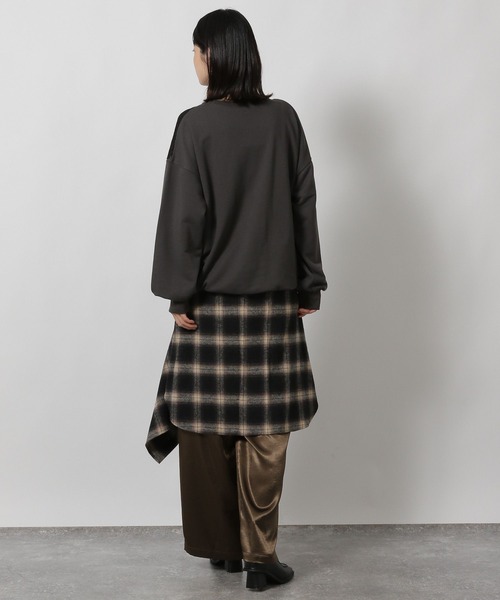 LAKOLE（ラコレ）の「レースドッキングスウェット / 605433（スウェット・レディース・バーガンディー/オートミール/チャコール・FREE）」の6枚目の写真