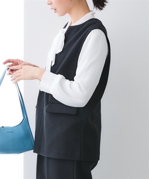 7days Life Styling(セブンデイズライフスタイリング)の「ウール調ふんわりジャージーキーネックベスト(しわになりにくい・ウォッシャブル)(セットアップ対応)<大きいサイズ有>(ベスト・レディース・チャコールグレー/ブラック・S/M/L/LL/3L/4L/5L/6L)」の10枚目の写真