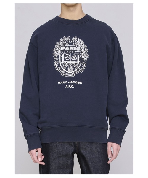 A.P.C.（アーペーセー）の「THE MENS PARIS CREWNECK / A.P.C. x MARC JACOBS（スウェット・メンズ・ダークネイビー・S/M）」の2枚目の写真