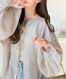 classicalelf（クラシカルエルフ）の「ほんのり透けるシアー素材がつくる、春夏の抜け感ブラウス。ドロストリボンオープンブラウス（シャツ/ブラウス）」