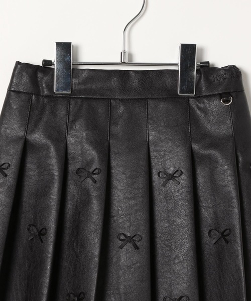 repipi armario（レピピ アルマリオ）の「【10C REPIPI】フェイクレザーリボンスカート（スカート・キッズ・ブラック・130/120/110）」の13枚目の写真