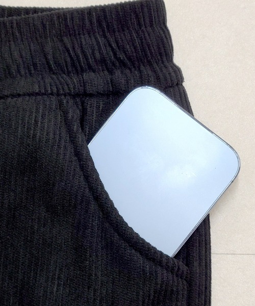 DAY CLOSET（デイ クローゼット）の「【裏起毛/大きいサイズ有/ゴム入り/調節紐付き】冬もぽかぽか。コーデュロイイージーワイドパンツ レディース（その他パンツ・レディース・ダークグレー/ブラウン/ブラック/アイボリー・L/M/XL/S）」の18枚目の写真