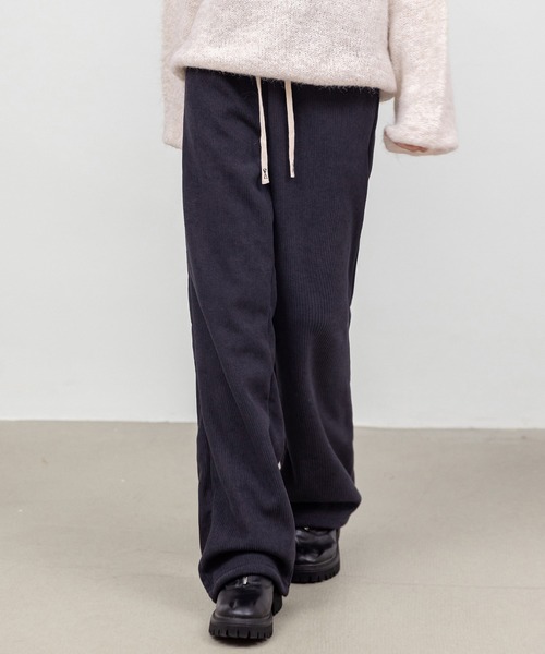 DAY CLOSET（デイ クローゼット）の「【裏起毛/大きいサイズ有/ゴム入り/調節紐付き】冬もぽかぽか。コーデュロイイージーワイドパンツ レディース（その他パンツ・レディース・ダークグレー/ブラウン/ブラック/アイボリー・L/M/XL/S）」の21枚目の写真
