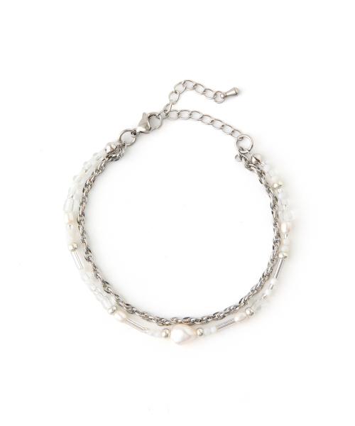 DNSR(ディーエヌエスアール)の「Layered Beaded Bracelet White(ブレスレット・メンズ・その他・OS)」の1枚目の写真