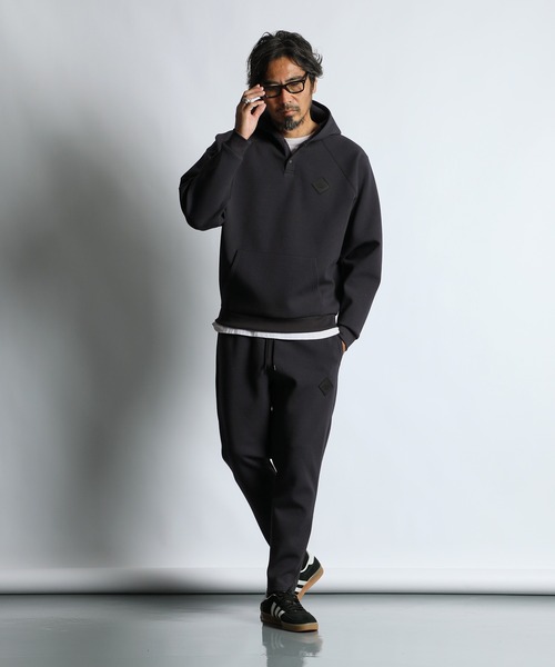 The DUFFER of ST.GEORGE（ザダファーオブセントジョージ）の「〔BLACK LABEL〕"SORONA" HENLEY PO PARKA：セットアップ ダンボールニット ヘンリーネック パーカー（パーカー・メンズ・ライトグレー/グレー/ブラック・MEDIUM/SMALL/X-LARGE/LARGE）」の17枚目の写真
