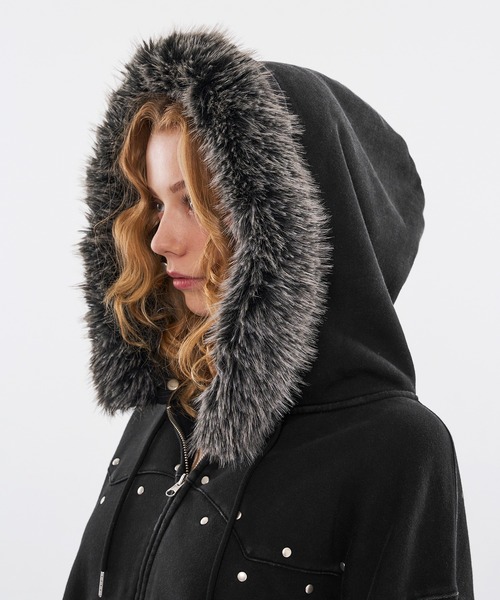 STUDS & EYELETS DESIGN 2WAY FAKE FUR ZIP HOODIE / スタッズ