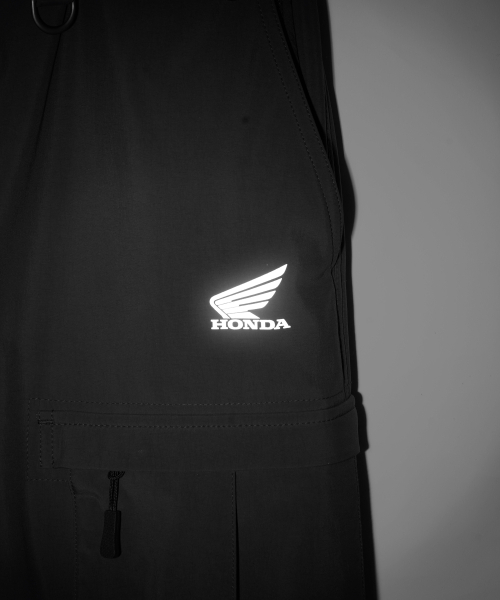 PHYPS MOTORCYCLE(フィップスモーターサイクル)の「Hot-Tech Cargo Pants Black(スウェットパンツ・レディース・その他・SMALL/MEDIUM/LARGE/X-LARGE)」の2枚目の写真
