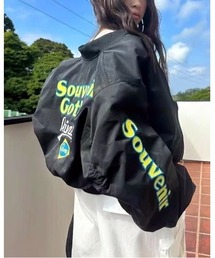 バック配色ロゴ刺繍ブルゾン