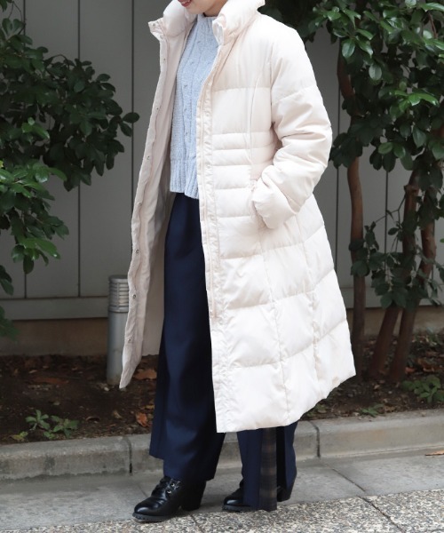 axes femme（アクシーズファム）の「シェイプ切替ロングダウンコート（ダウンジャケット/コート・レディース・ベージュ/ブラック・MEDIUM/LARGE）」の19枚目の写真