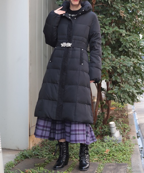 axes femme（アクシーズファム）の「シェイプ切替ロングダウンコート（ダウンジャケット/コート・レディース・ベージュ/ブラック・MEDIUM/LARGE）」の15枚目の写真