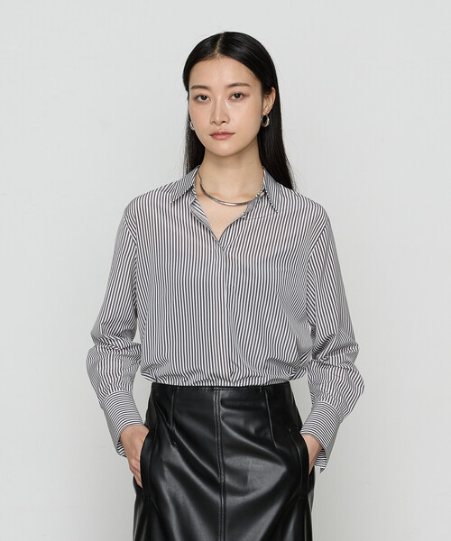 COMME CA(コムサ)の「〔 TALLサイズ 〕 パウダーデシン/デシンストライプ シャツ(シャツ/ブラウス・レディース・ホワイト/グレー/ブラック・15号/13号)」の3枚目の写真