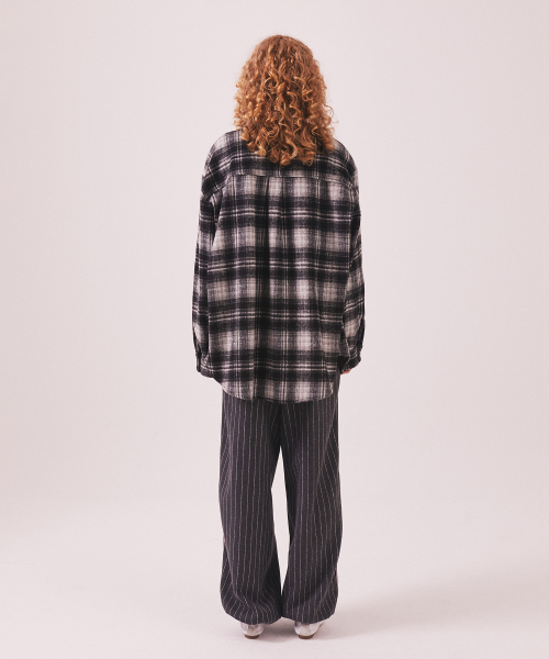 MENASOO(ミナス)の「MNS Classic Check Oversized Shirt Jacket_Black(その他アウター・レディース・ブラック・F)」の6枚目の写真