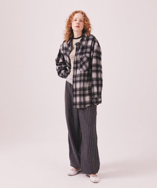 MENASOO(ミナス)の「MNS Classic Check Oversized Shirt Jacket_Black(その他アウター・レディース・ブラック・F)」の8枚目の写真