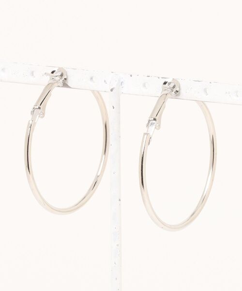 B.I.D.（ビーアイディー）の「《Bz》シルバーフープピアス4cm/レディース/両耳用(T3)（ピアス（両耳用）・レディース・シルバー・FREE）」の2枚目の写真