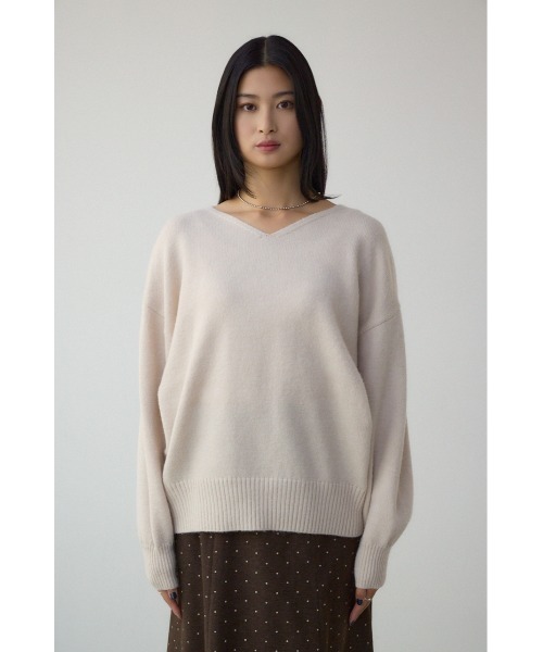 AZUL by moussy(アズールバイマウジー)の「Vネックアソートカラーニットプルオーバー(ニット/セーター・レディース・ブラック/レッド/グレー系その他/アイボリー/ブルー・FREE)」の10枚目の写真