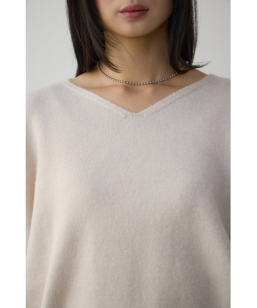 AZUL by moussy(アズールバイマウジー)の「Vネックアソートカラーニットプルオーバー(ニット/セーター・レディース・ブラック/レッド/グレー系その他/アイボリー/ブルー・FREE)」の13枚目の写真