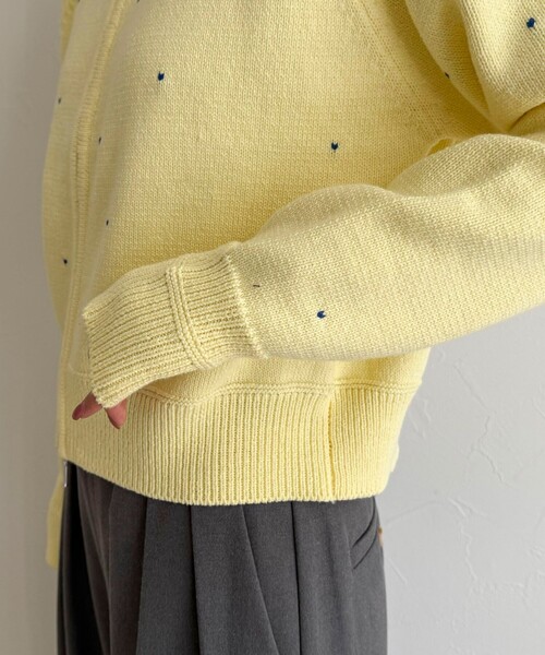 fredy emue（フレディエミュ）の「ハンド刺しゅうハートZIPカーディガン（カーディガン/ボレロ・レディース・オフホワイト/ネイビー/イエロー・38）」の13枚目の写真