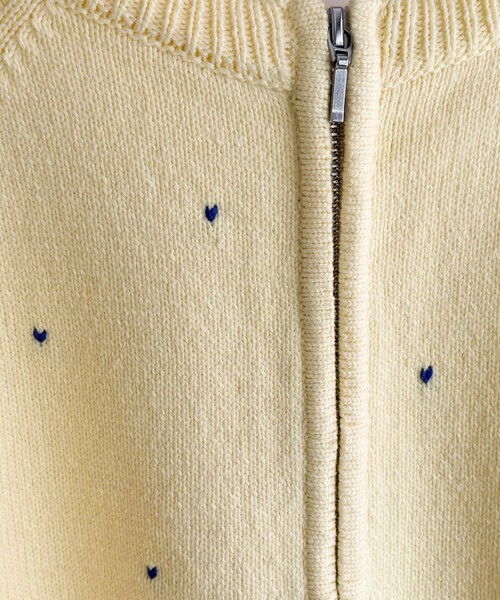 fredy emue（フレディエミュ）の「ハンド刺しゅうハートZIPカーディガン（カーディガン/ボレロ・レディース・オフホワイト/ネイビー/イエロー・38）」の16枚目の写真