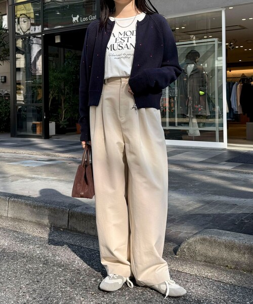 fredy emue（フレディエミュ）の「ハンド刺しゅうハートZIPカーディガン（カーディガン/ボレロ・レディース・オフホワイト/ネイビー/イエロー・38）」の19枚目の写真