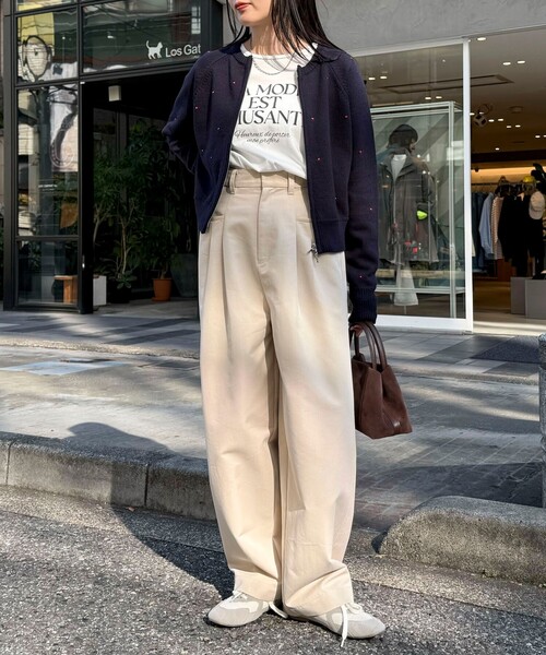 fredy emue（フレディエミュ）の「ハンド刺しゅうハートZIPカーディガン（カーディガン/ボレロ・レディース・オフホワイト/ネイビー/イエロー・38）」の22枚目の写真